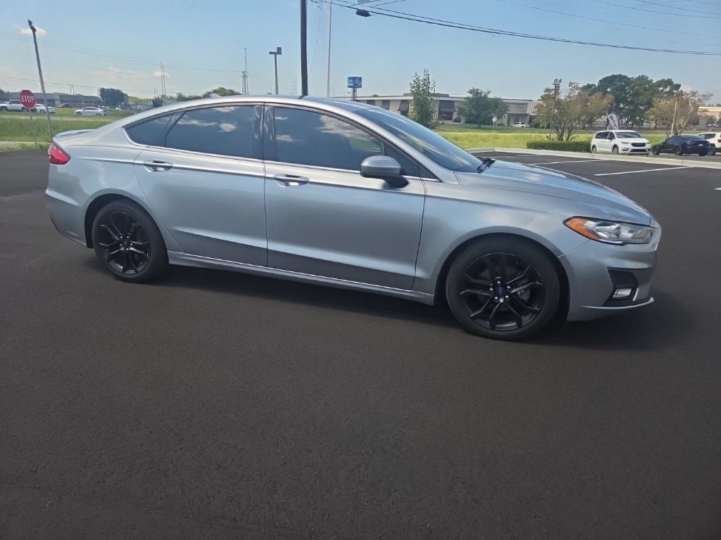 Used 2020 Ford Fusion SE w/ Equipment Group 151A FWD image 14