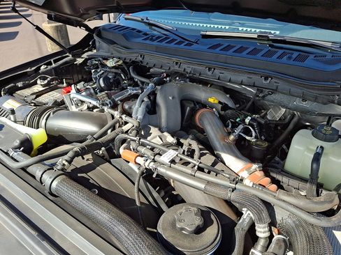 Certified 2025 Ford F350 Platinum image 29