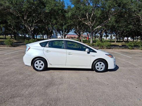 Used 2011 Toyota Prius Three w/ Navigation Pkg image 4
