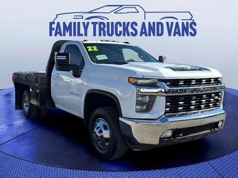 Used 2022 Chevrolet Silverado 3500 LT w/ Convenience Package image 7