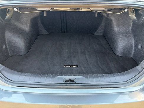 Used 2024 Nissan Altima 2.5 SV FWD image 18