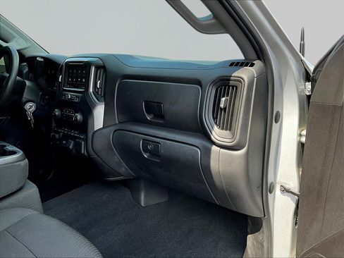 Used 2020 Chevrolet Silverado 1500 Custom w/ Custom Value Package AWD/4WD image 24