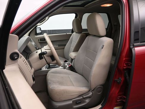 Used 2010 Ford Escape XLT image 15
