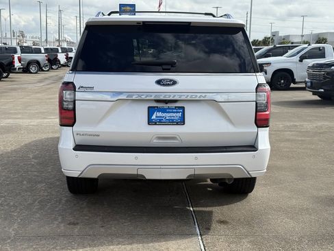 Used 2019 Ford Expedition Platinum image 12