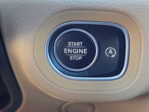 New 2026 Mercedes-Benz GLS 450 4MATIC image 35