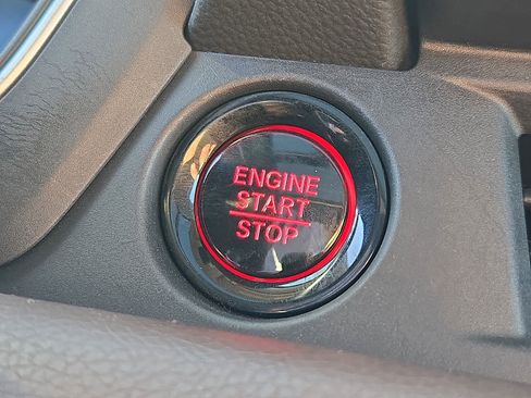 Certified 2025 Honda Pilot Elite image 25