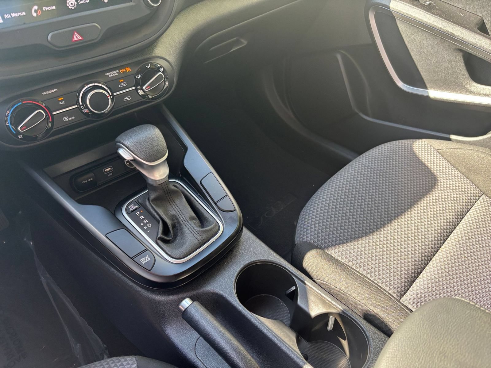 Used 2025 Kia Soul LX w/ LX Technology Package FWD image 35