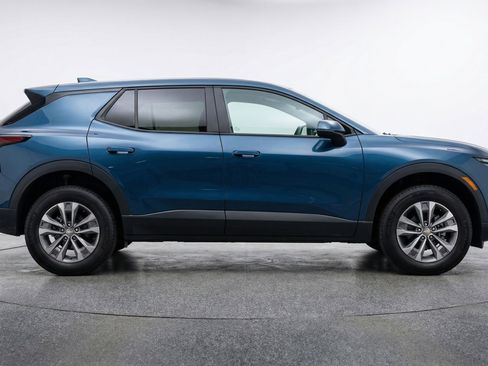 Used 2025 Chevrolet Equinox LT image 11