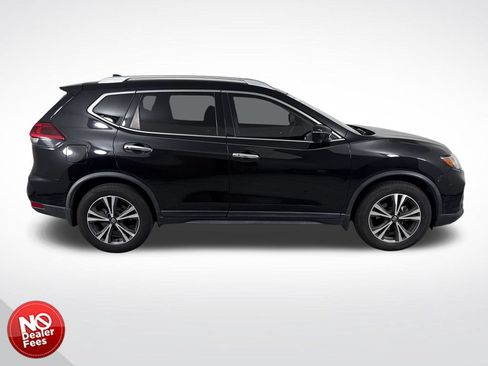 Used 2019 Nissan Rogue SV w/ Premium Package FWD image 2