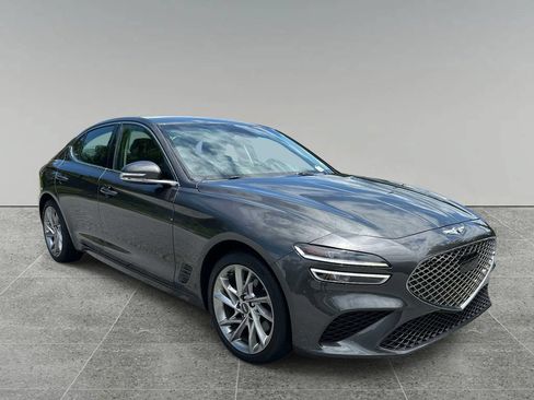 Used 2022 Genesis G70 2.0T RWD image 6