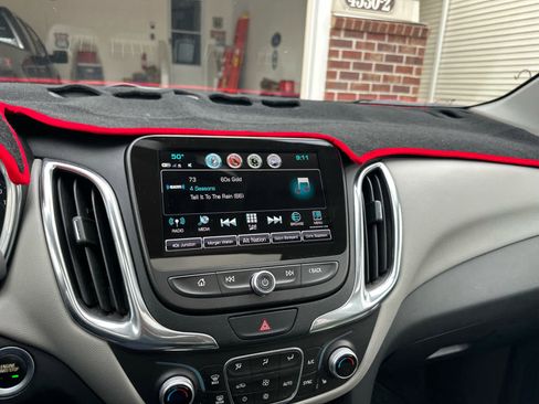 Used 2018 Chevrolet Equinox LT w/ Sun & Infotainment Package image 12