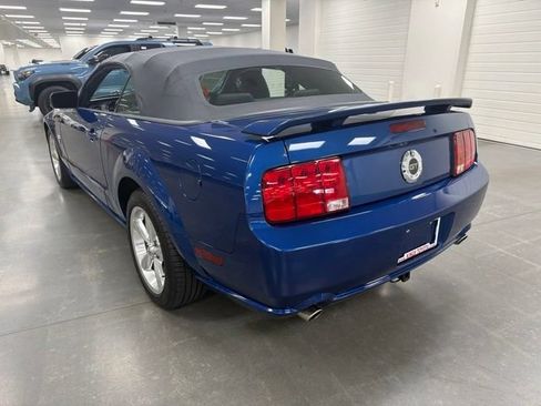 Used 2009 Ford Mustang GT RWD image 5