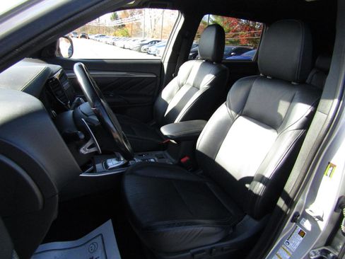 Used 2022 Mitsubishi Outlander SEL AWD/4WD image 17