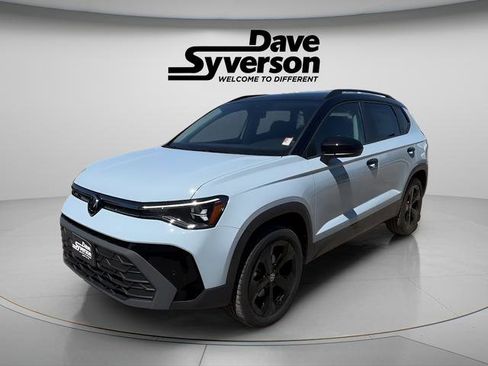 New 2026 Volkswagen Taos SE AWD/4WD image 1