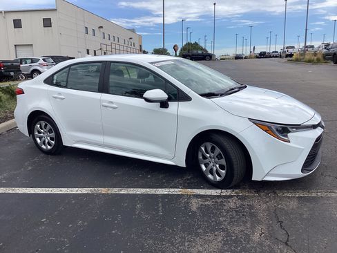Certified 2025 Toyota Corolla LE FWD image 21