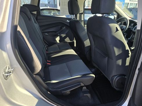 Used 2017 Ford Escape SE image 12