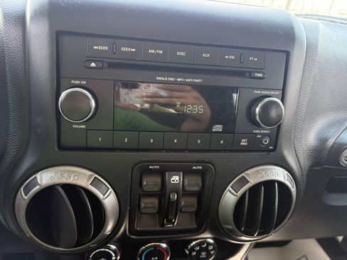 Used 2018 Jeep Wrangler Unlimited Sport S AWD/4WD image 33