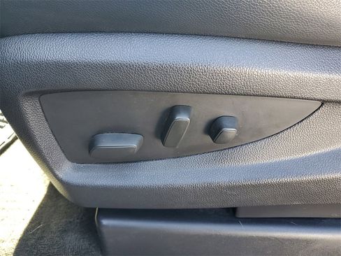 Used 2015 GMC Sierra 1500 SLT w/ SLT Crew Cab Value Package image 21