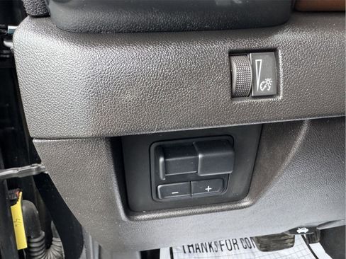 Used 2024 GMC Canyon AT4 w/ AT4 Premium Package AWD/4WD image 17