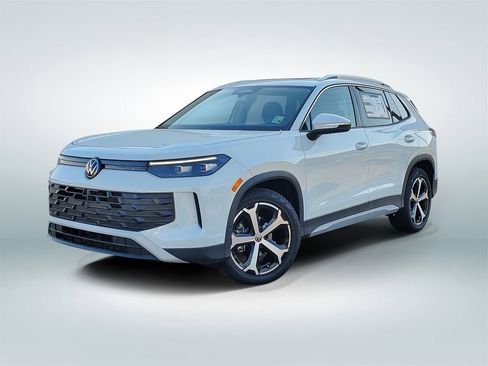 New 2026 Volkswagen Tiguan SE FWD image 1