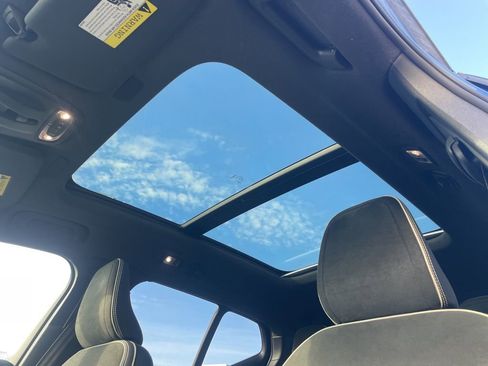 Used 2021 Volvo XC40 T5 R-Design w/ Advanced Package image 22