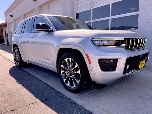 Used 2024 Jeep Grand Cherokee Overland image 10