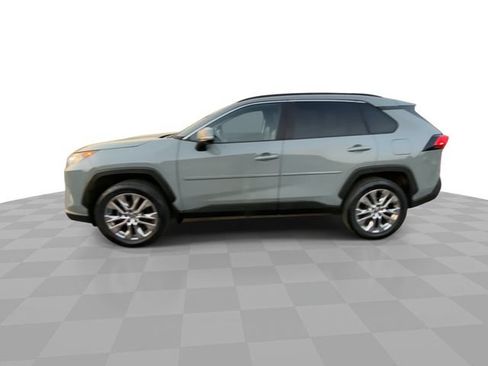 Used 2020 Toyota RAV4 XLE Premium AWD/4WD image 7