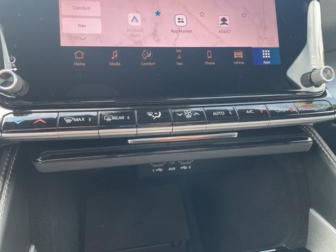 New 2025 Jeep Wagoneer 4WD w/ Convenience Group I image 30