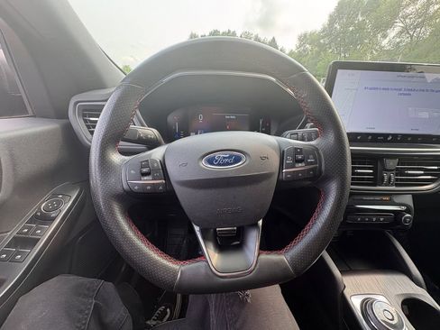 Used 2023 Ford Escape ST-Line w/ Tech Pack #1 AWD/4WD image 11