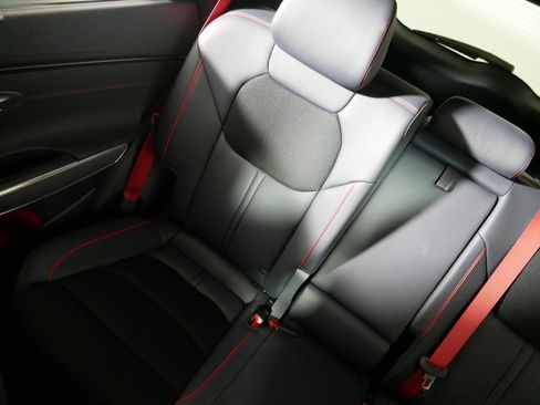 Used 2023 Genesis GV70 2.5T w/ Sport Prestige Package image 12