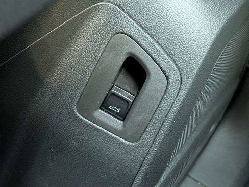 Used 2023 Volkswagen Atlas SE w/ Black Wheel Package FWD image 35