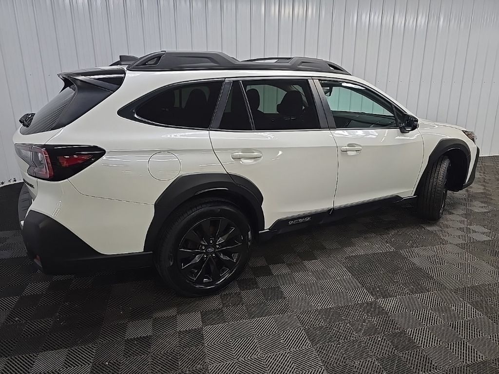 Used 2023 Subaru Outback Onyx Edition AWD/4WD image 3