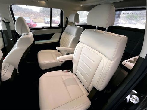 Used 2025 Hyundai Santa Fe Calligraphy image 25