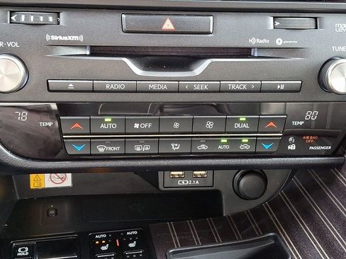 Used 2022 Lexus RX 350 AWD w/ Luxury Package image 16