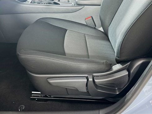 Used 2025 Nissan Sentra SV FWD image 17