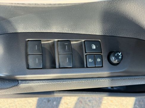 Used 2021 Toyota Camry SE w/ Carpet Mat Package (TMS) image 20