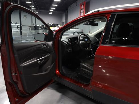 Used 2017 Ford Escape Titanium w/ Equipment Group 301A FWD image 9