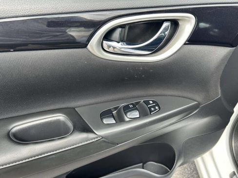 Used 2019 Nissan Sentra SV FWD image 18