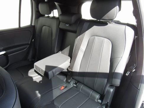 Used 2023 Mercedes-Benz EQB 300 4MATIC image 16