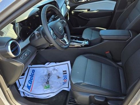 New 2026 Chevrolet Trax LT w/ Midnight Edition image 11