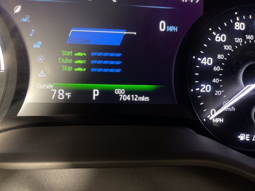 Certified 2025 Toyota Sienna XLE FWD image 19