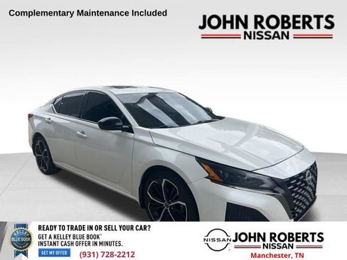 Used 2024 Nissan Altima 2.5 SR w/ SR Premium Package FWD image 1