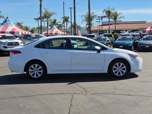 Used 2021 Toyota Corolla LE image 4