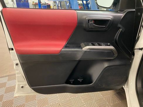 Used 2019 Toyota Tacoma SR5 image 25