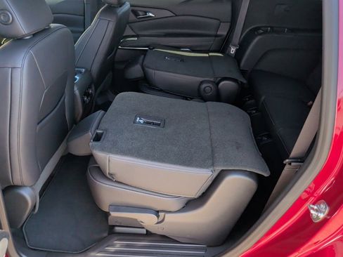 New 2026 Chevrolet Traverse LT image 36