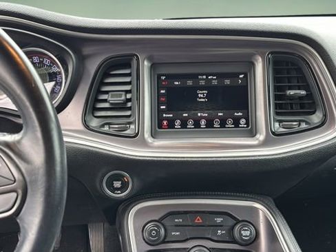 Used 2020 Dodge Challenger SXT image 9