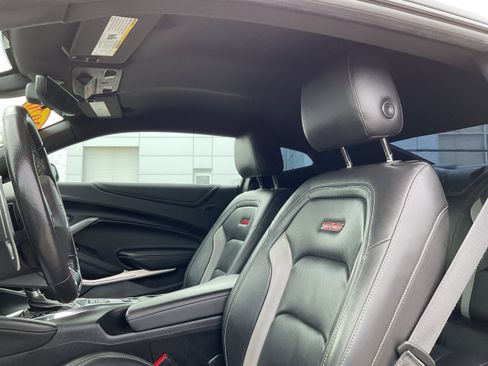Used 2020 Chevrolet Camaro SS image 8
