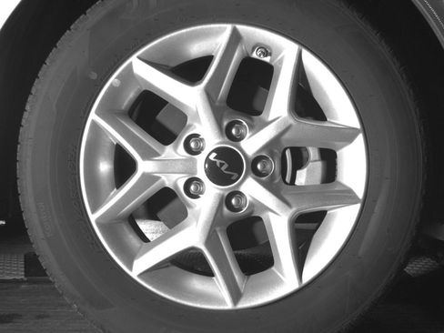 Used 2025 Kia Soul LX w/ LX Technology Package FWD image 13