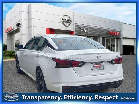 Used 2023 Nissan Altima 2.5 SR FWD image 8
