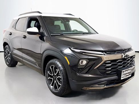 Certified 2024 Chevrolet TrailBlazer ACTIV w/ Convenience Package FWD image 3